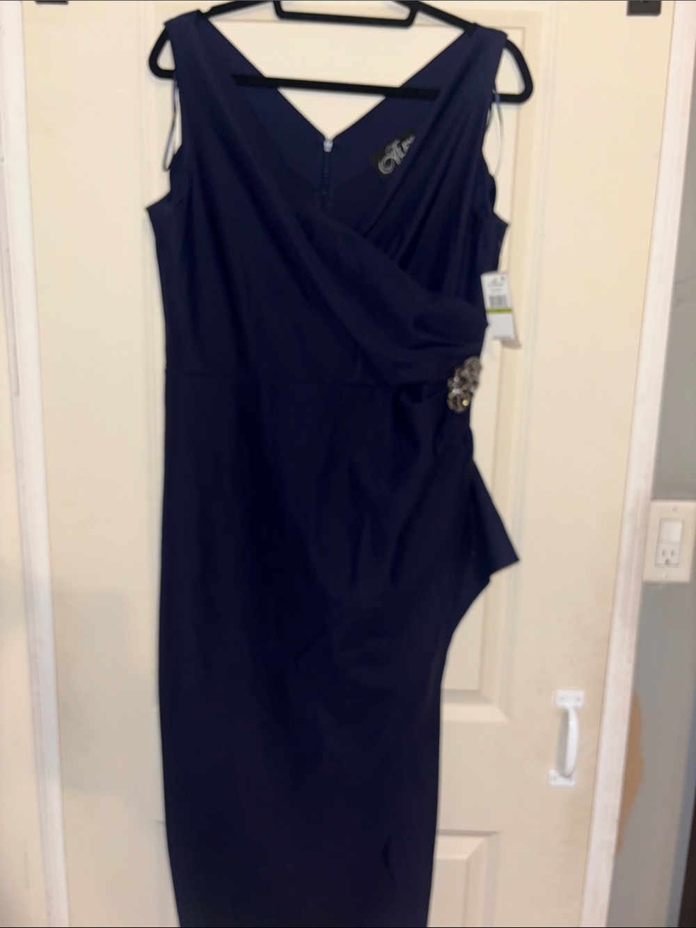 Alex Evenings Elegant Navy Sleeveless Cocktail Dress with Side Embellishment